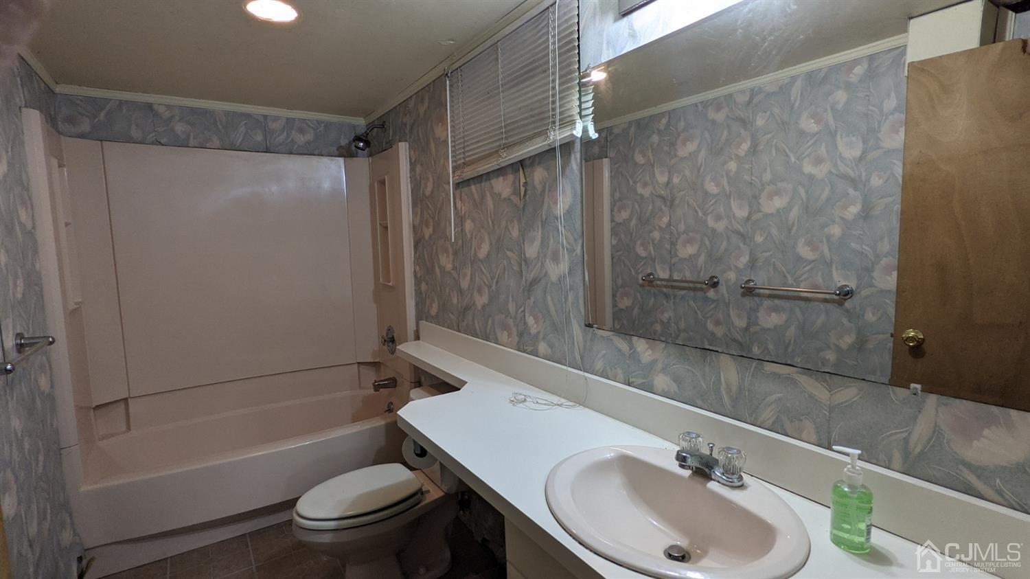 9 Richard Road East Brunswick, NJ 08816 - Photo 19 of 21 Gallery Image 19