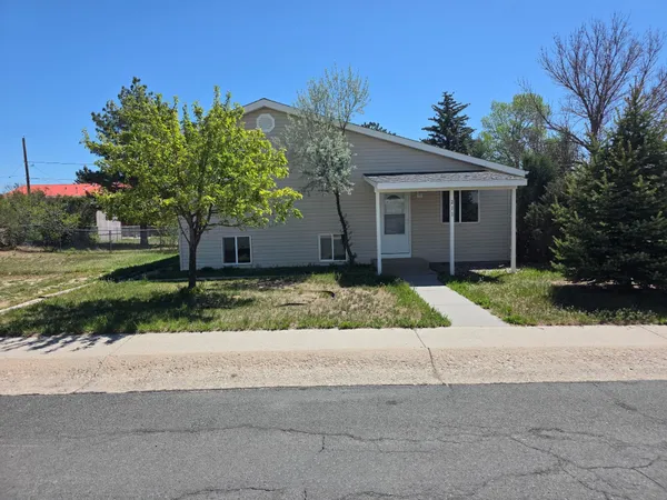 $257,900 | 211 Jolley Avenue, Douglas, WY 82633