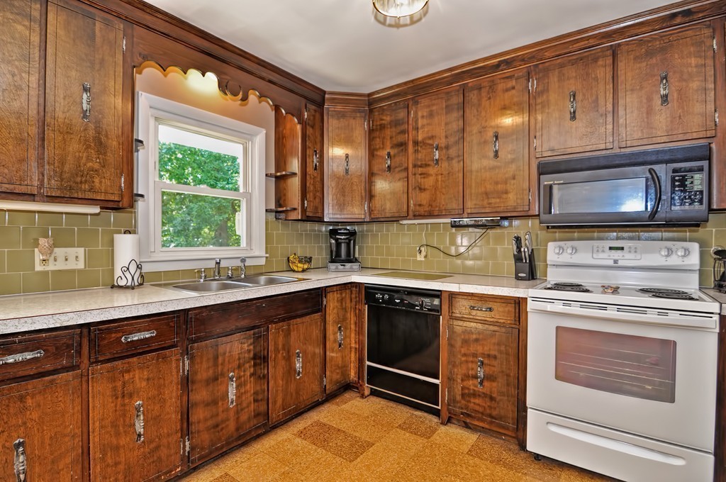 34 Robin Road Northbridge, MA 01588 - Photo 13 of 30 Gallery Image 13