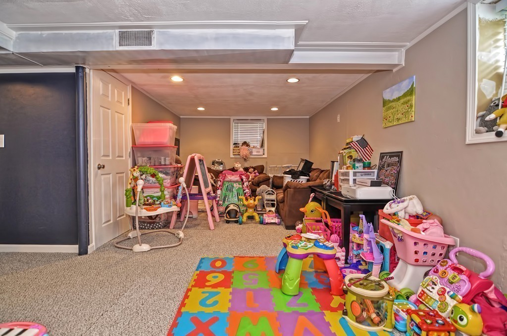 34 Robin Road Northbridge, MA 01588 - Photo 28 of 30 Gallery Image 28