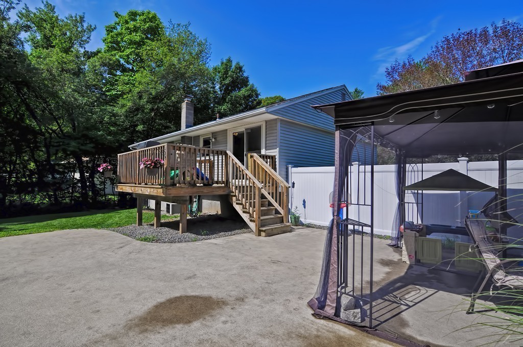 34 Robin Road Northbridge, MA 01588 - Photo 3 of 30 Gallery Image 3