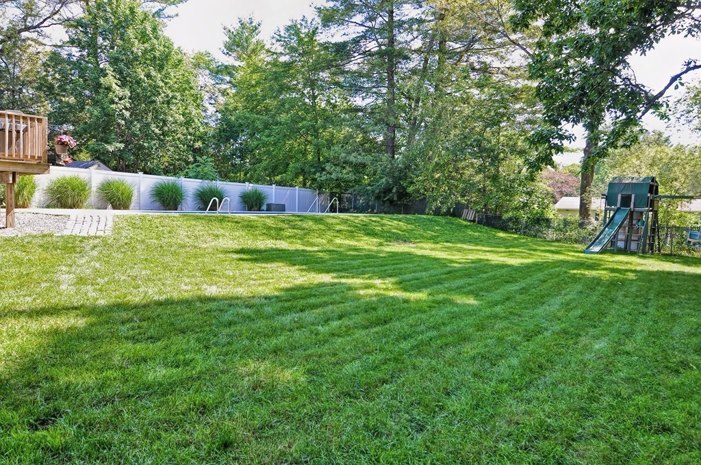 34 Robin Road Northbridge, MA 01588 - Photo 6 of 30 Gallery Image 6
