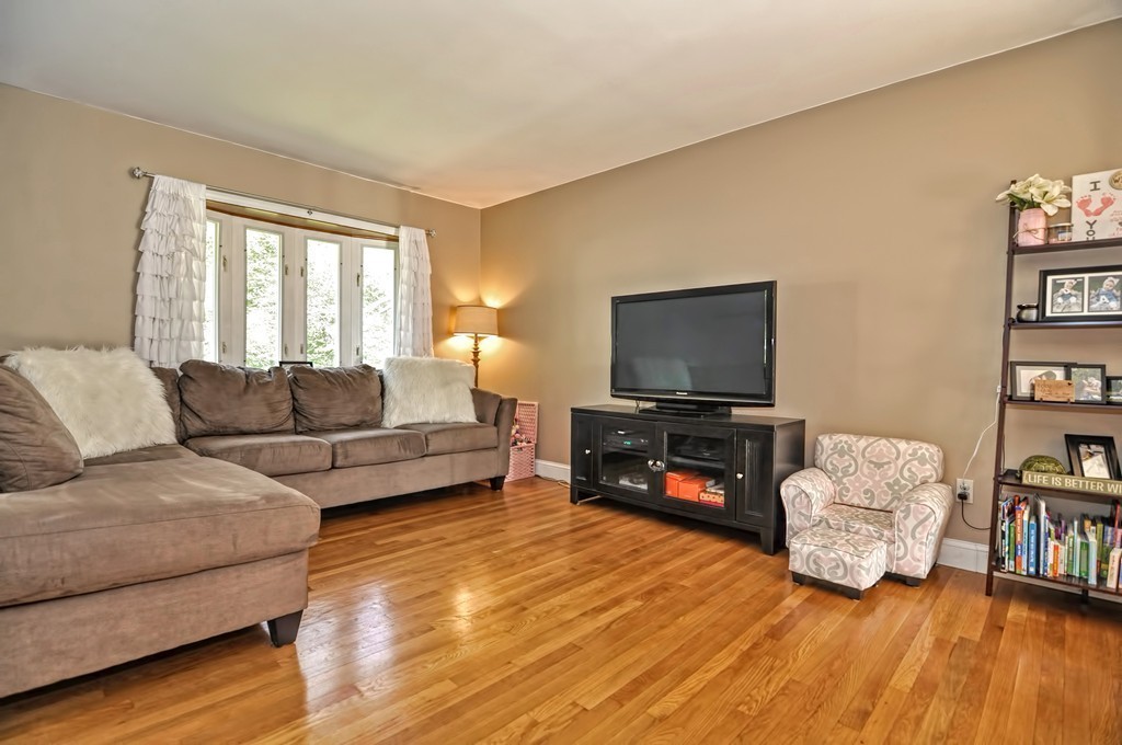 34 Robin Road Northbridge, MA 01588 - Photo 9 of 30 Gallery Image 9