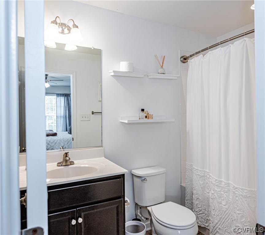 1330 Stone Rdg Pk Loop Richmond, VA 23228 - Photo 21 of 30 Private bathroom