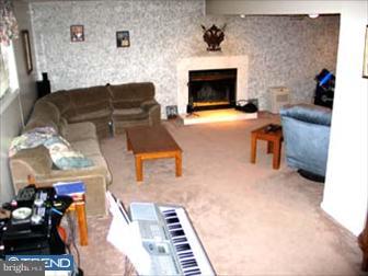 655 Cooper Road West Berlin, NJ 08091 - Photo 6 of 12 Family Room