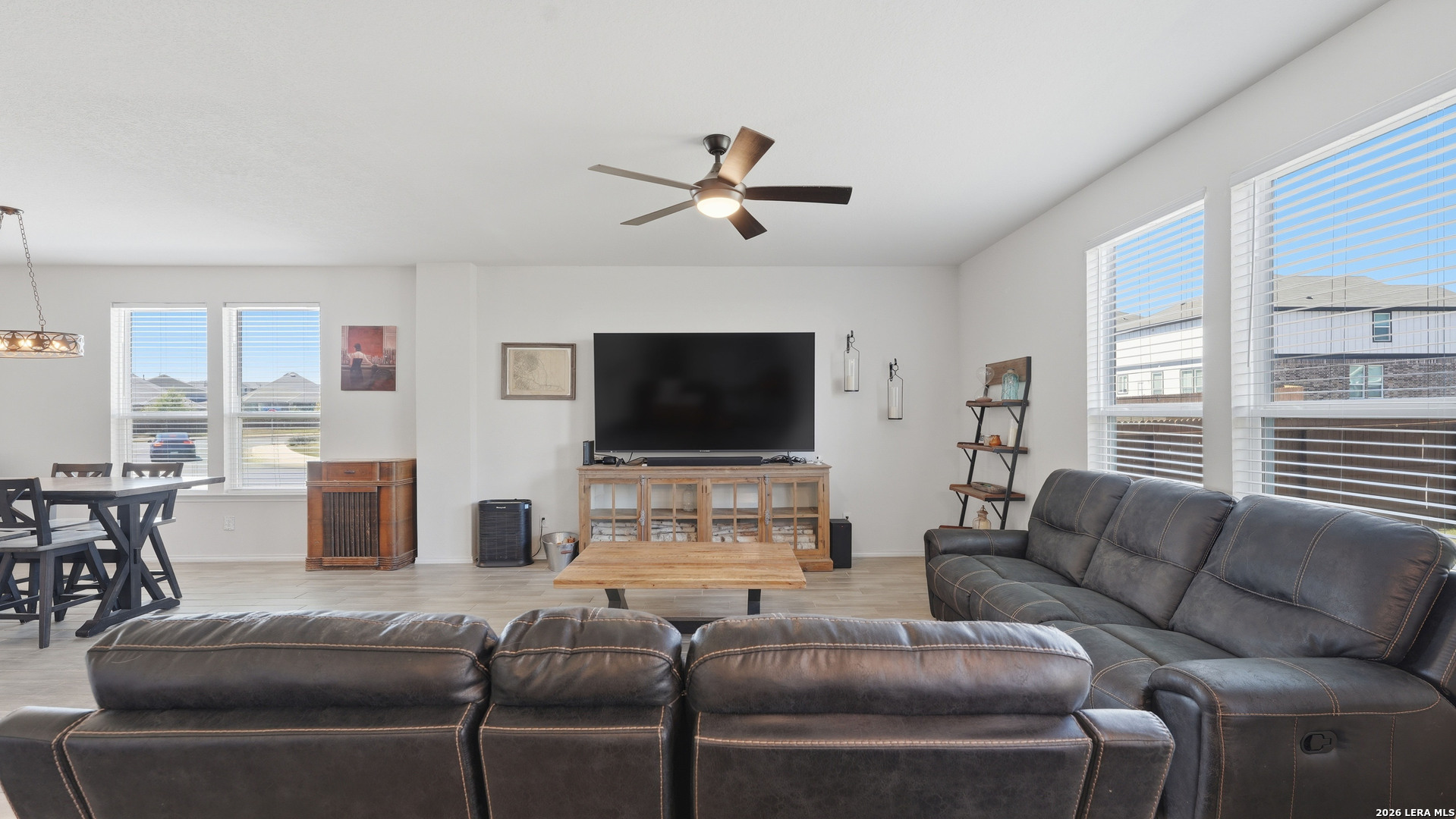 11967 Longfellow Ranch San Antonio, TX 78254 - Photo 3 of 40