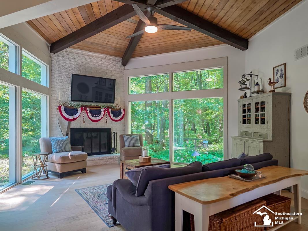 621 Baldwin Road Monroe, MI 48162 - Photo 5 of 57