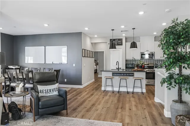 $560,000 | 5604 Altamura Way, Unit 11, Fontana, CA 92336