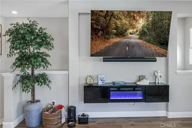 $560,000 | 5604 Altamura Way, Unit 11, Fontana, CA 92336