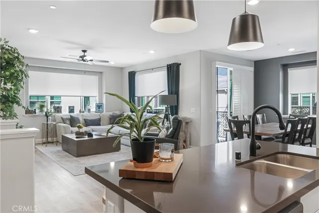 $560,000 | 5604 Altamura Way, Unit 11, Fontana, CA 92336