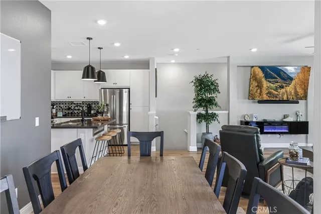 $560,000 | 5604 Altamura Way, Unit 11, Fontana, CA 92336