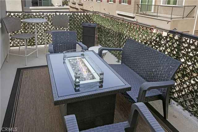 $560,000 | 5604 Altamura Way, Unit 11, Fontana, CA 92336