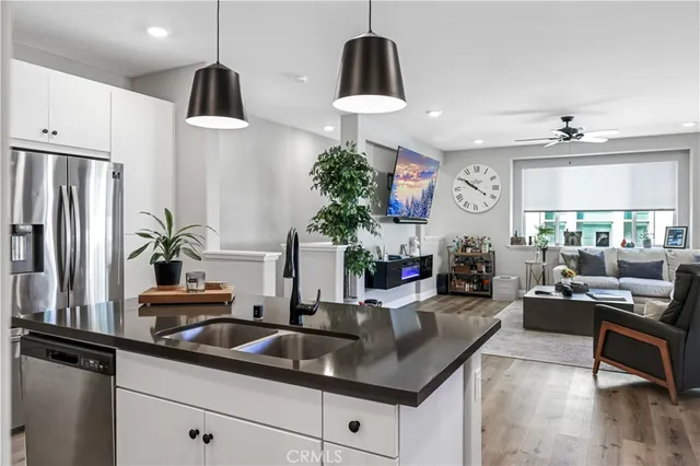 $560,000 | 5604 Altamura Way, Unit 11, Fontana, CA 92336