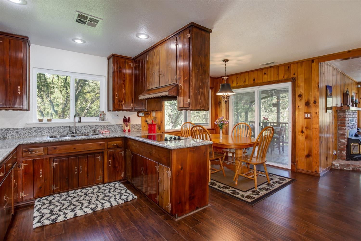 42919 Springwood Road Oakhurst, CA 93644 - Photo 11 of 29 Gallery Image 11