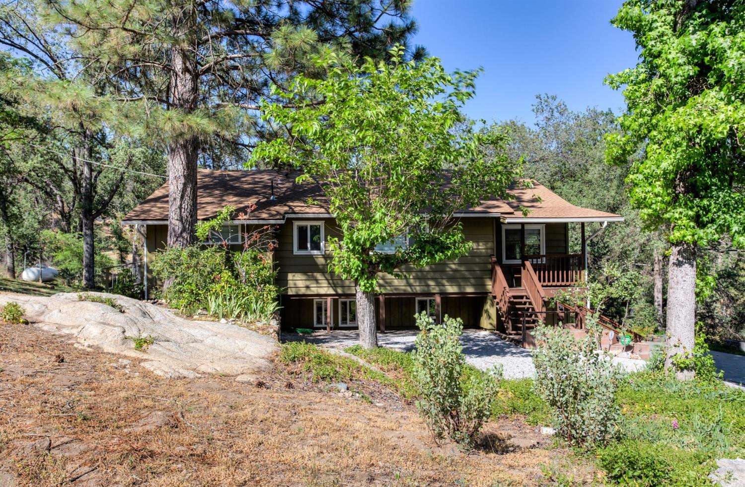 42919 Springwood Road Oakhurst, CA 93644 - Photo 3 of 29 Gallery Image 3