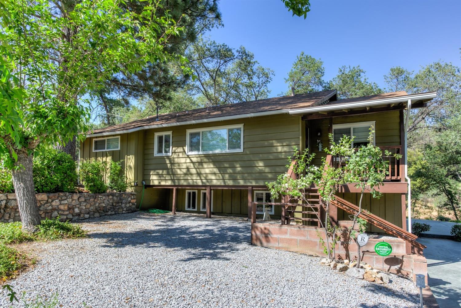 42919 Springwood Road Oakhurst, CA 93644 - Photo 4 of 29 Gallery Image 4