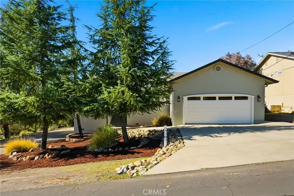 $459,000 | 19285 Ravenhill Road, Hidden Valley Lake, CA 95467
