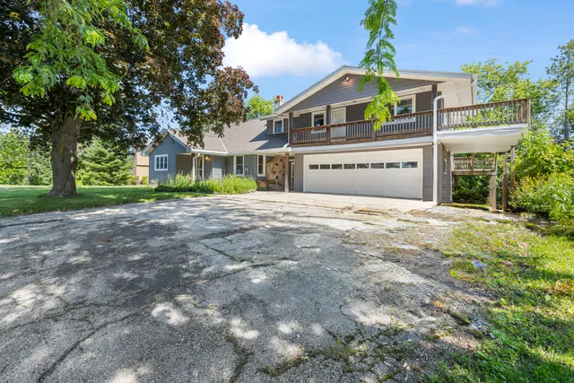 $800,000 | W1225 Floral Park Lane, Campbellsport, WI 53010