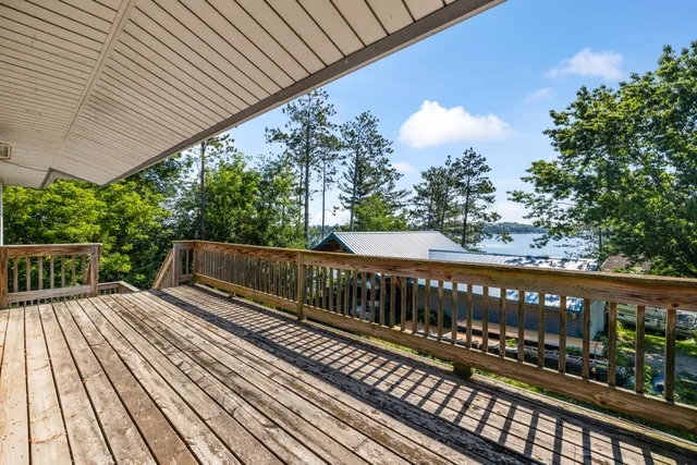 $800,000 | W1225 Floral Park Lane, Campbellsport, WI 53010