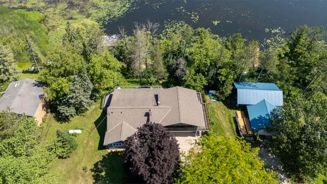 $800,000 | W1225 Floral Park Lane, Campbellsport, WI 53010