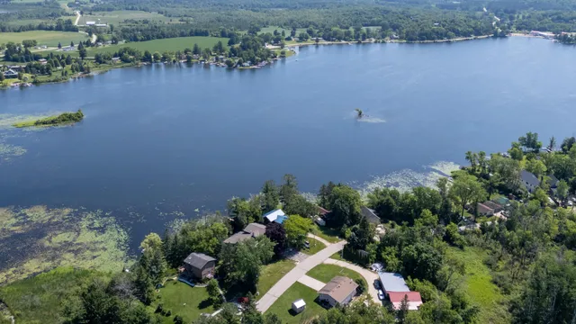 $800,000 | W1225 Floral Park Lane, Campbellsport, WI 53010