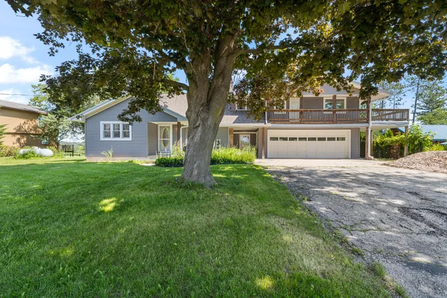 $800,000 | W1225 Floral Park Lane, Campbellsport, WI 53010