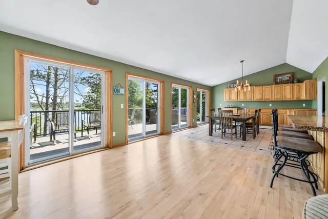 $800,000 | W1225 Floral Park Lane, Campbellsport, WI 53010