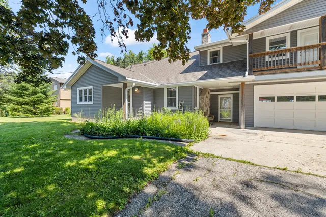 $800,000 | W1225 Floral Park Lane, Campbellsport, WI 53010