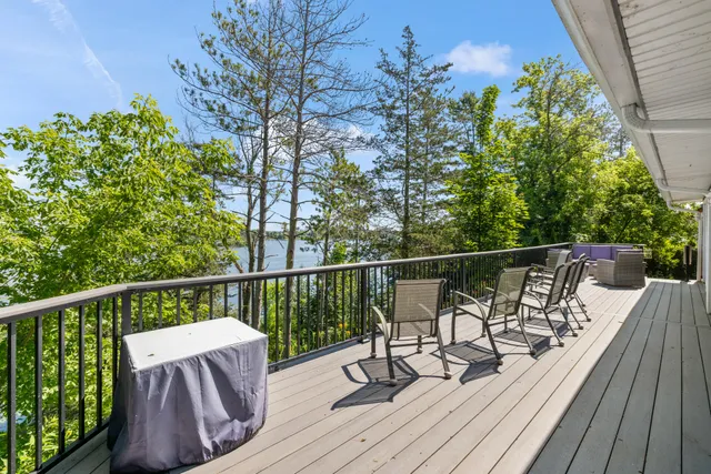 $800,000 | W1225 Floral Park Lane, Campbellsport, WI 53010