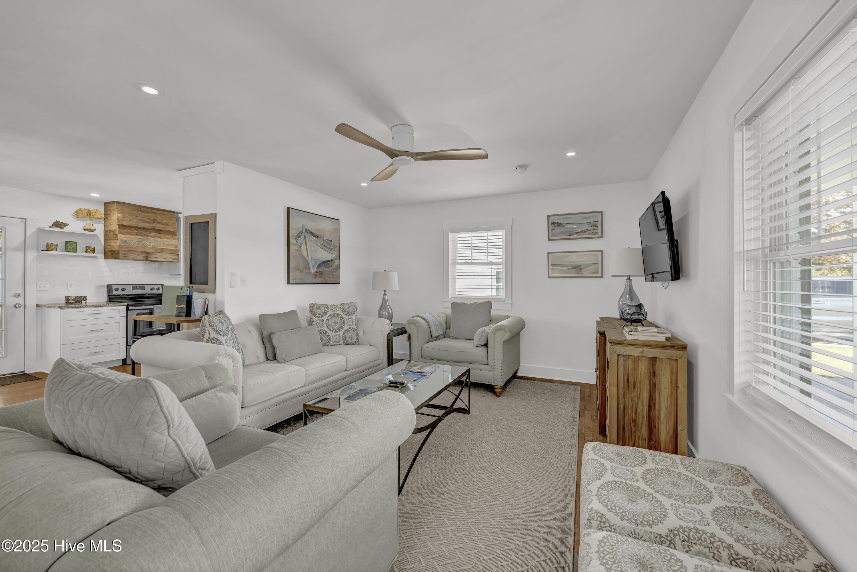 346 Green Meadows Drive Wilmington, NC 28405 - Photo 5 of 25 IMG_1490