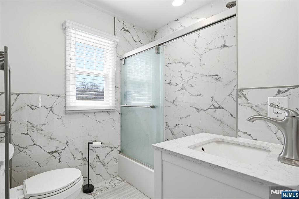 194 Ramapo Valley Road Oakland, NJ 07436 - Photo 6 of 25