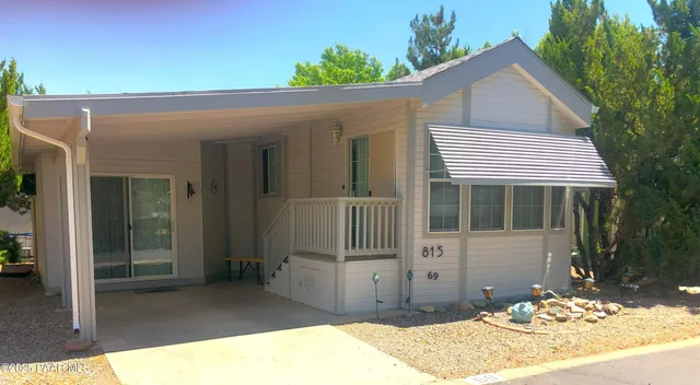 a view of a house with a tub