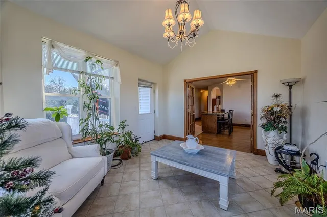 $610,000 | 31320 Oslo Drive, Lebanon, MO 65536