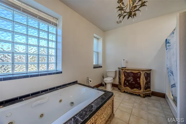 $610,000 | 31320 Oslo Drive, Lebanon, MO 65536