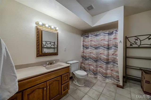 $610,000 | 31320 Oslo Drive, Lebanon, MO 65536