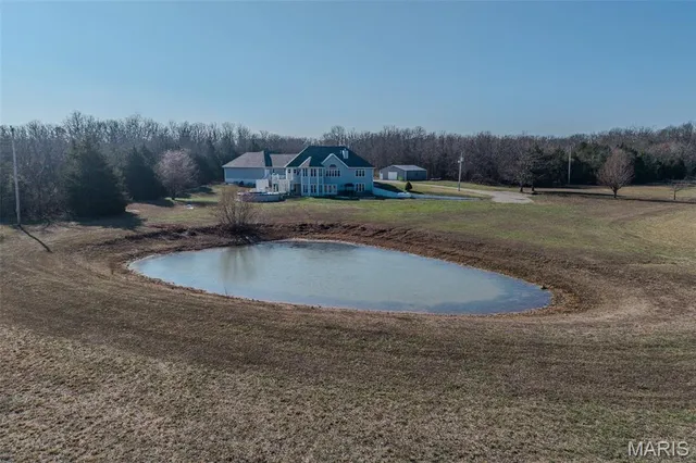 $610,000 | 31320 Oslo Drive, Lebanon, MO 65536