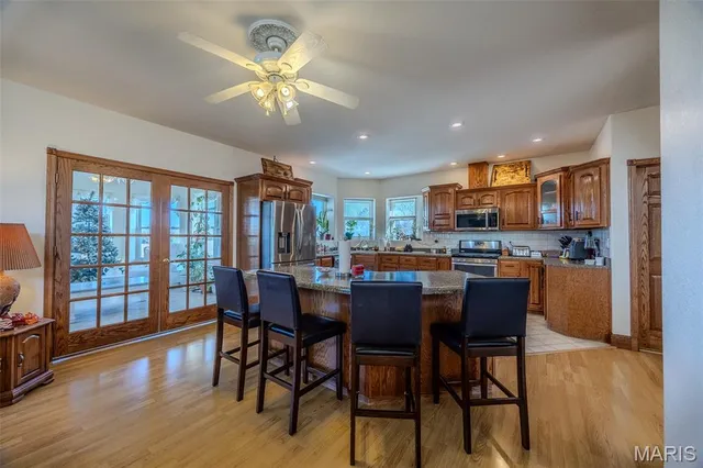 $610,000 | 31320 Oslo Drive, Lebanon, MO 65536