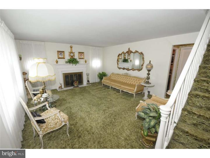 2624 Springfield Road Broomall, PA 19008 - Photo 5 of 25 Living Room