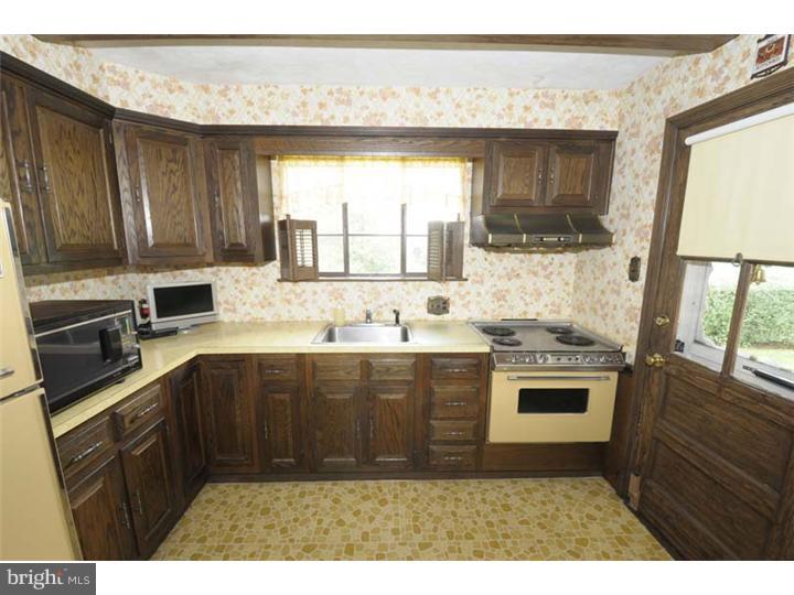 2624 Springfield Road Broomall, PA 19008 - Photo 8 of 25 Kitchen