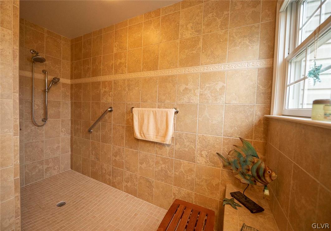 2 Kelso Ridge Easton, PA 18045 - Photo 17 of 24 Master Bathroom