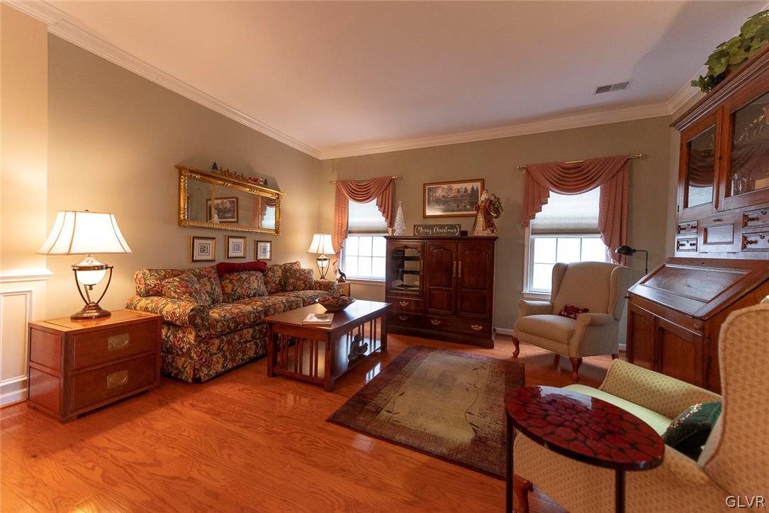 2 Kelso Ridge Easton, PA 18045 - Photo 5 of 24 Living Room