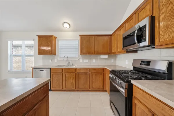 $1,995 | 9830 Lynette Falls Drive, Houston, TX 77095