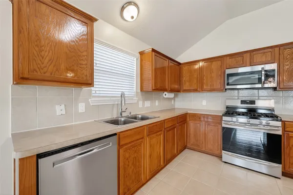 $1,995 | 9830 Lynette Falls Drive, Houston, TX 77095