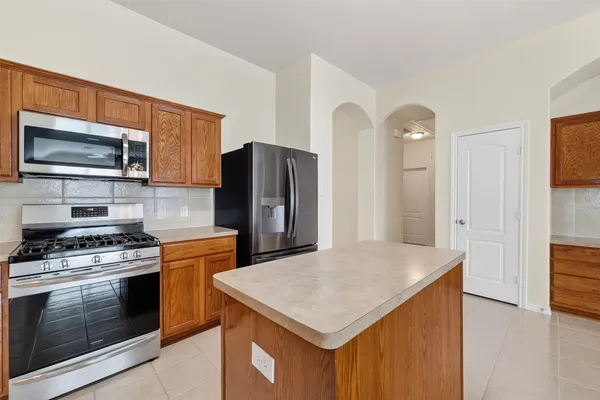 $1,995 | 9830 Lynette Falls Drive, Houston, TX 77095