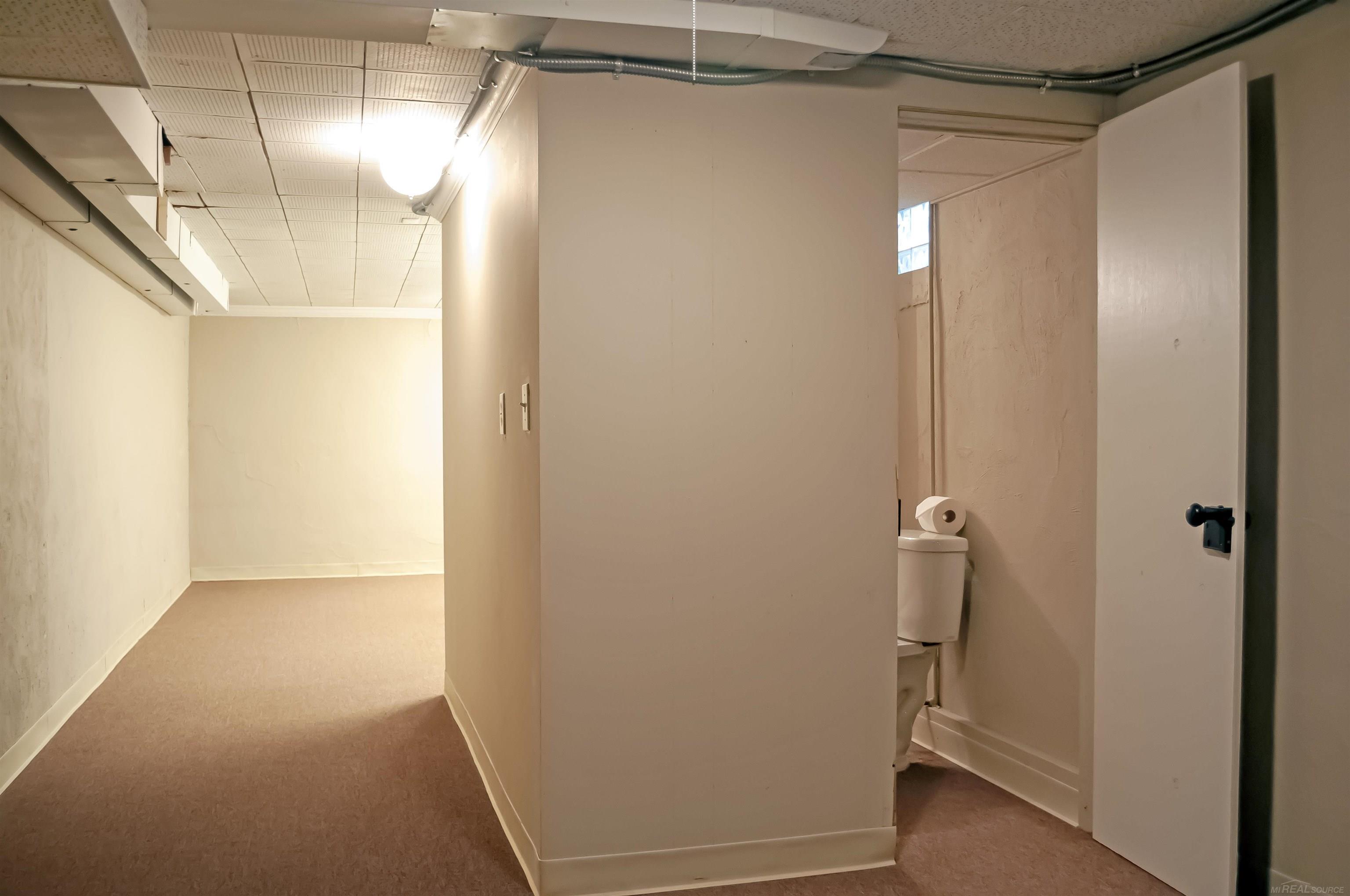 880 Shoreham Road Grosse Pointe, MI 48236 - Photo 37 of 46 50085857-36.JPG