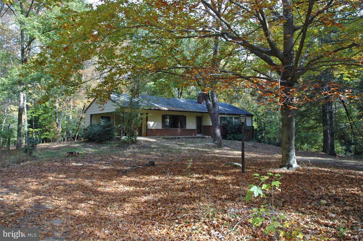 15102 Cactus Hill Road Accokeek, MD 20607 - Photo 2 of 24 a view of a house with a yard