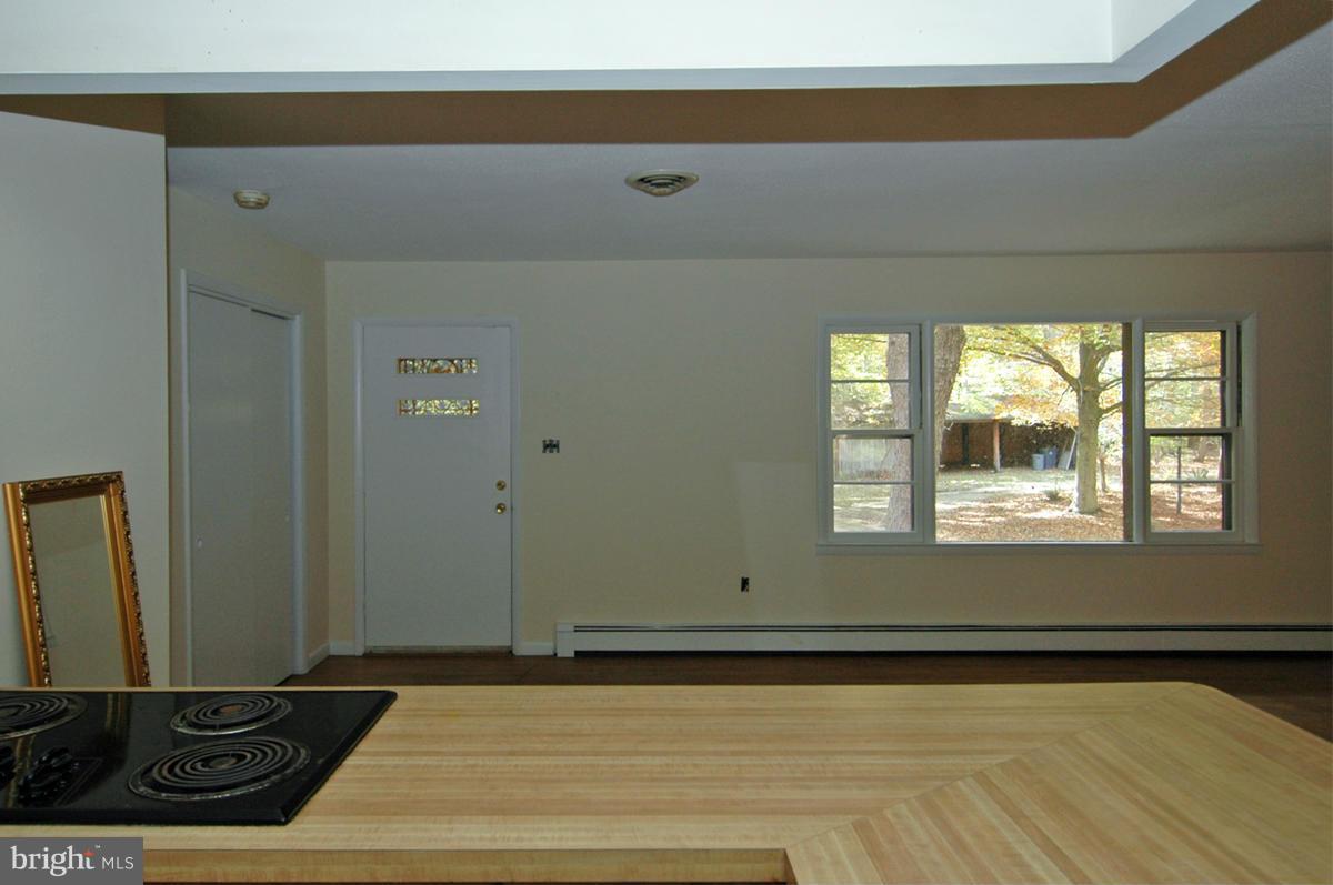 15102 Cactus Hill Road Accokeek, MD 20607 - Photo 7 of 24 a view of a livingroom with a window
