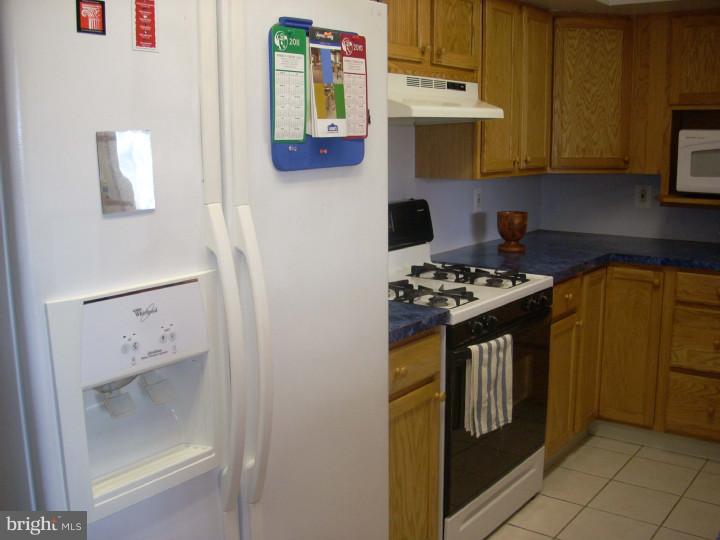 214 East Tabor Road Philadelphia, PA 19120 - Photo 8 of 20 Kitchen