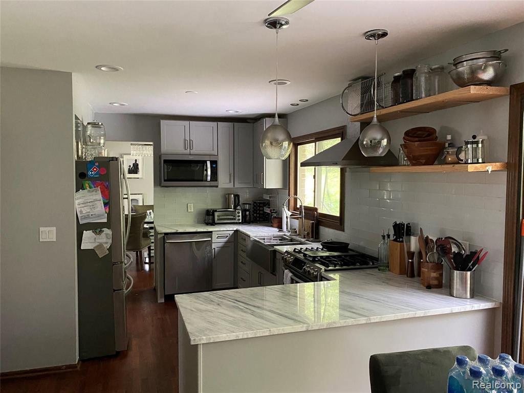 36798 Chesapeake Road Farmington Hills, MI 48335 - Photo 7 of 32