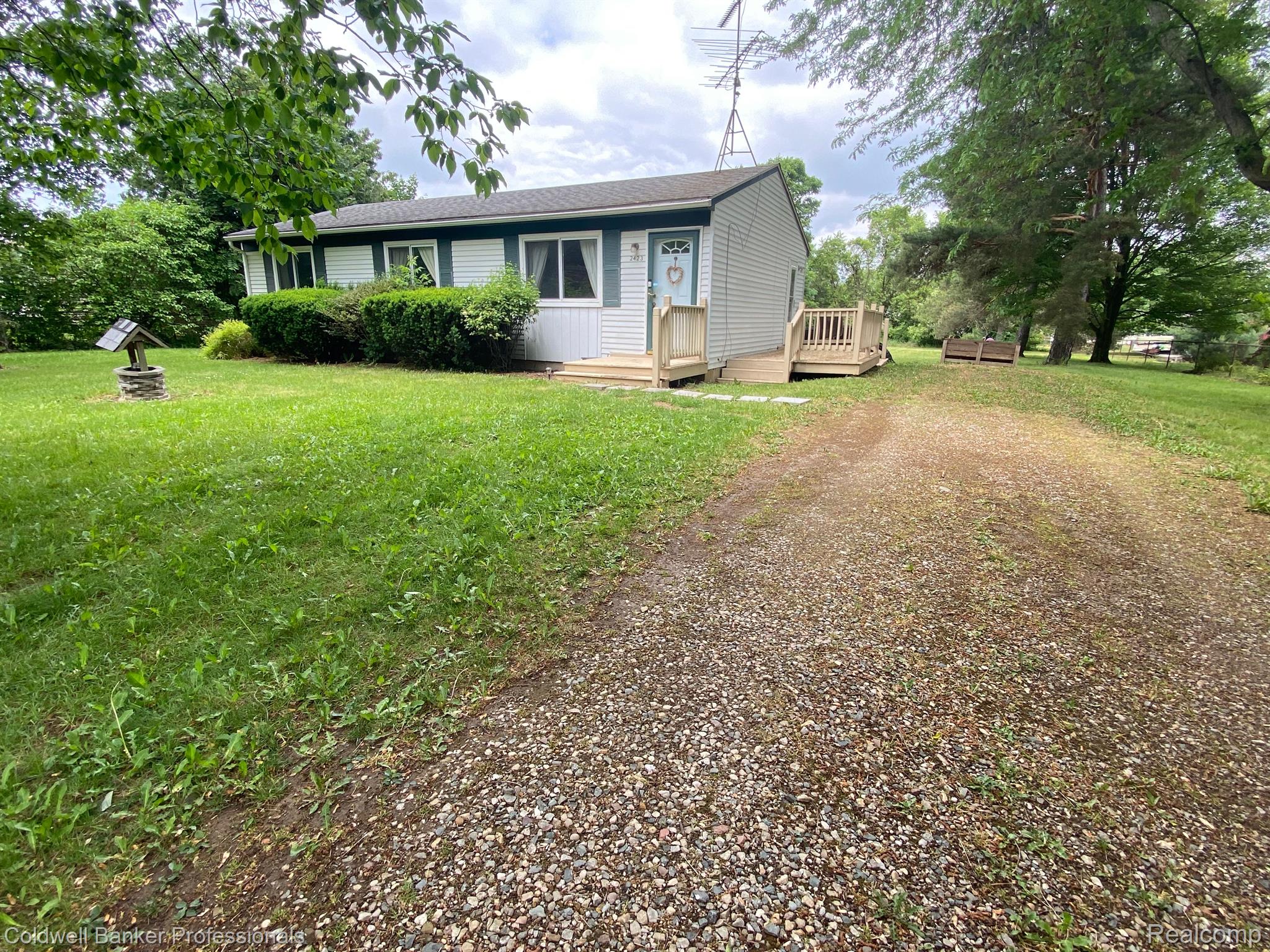 2423 Peppermill Road Lapeer, MI 48446 - Photo 2 of 26 Gallery Image 2